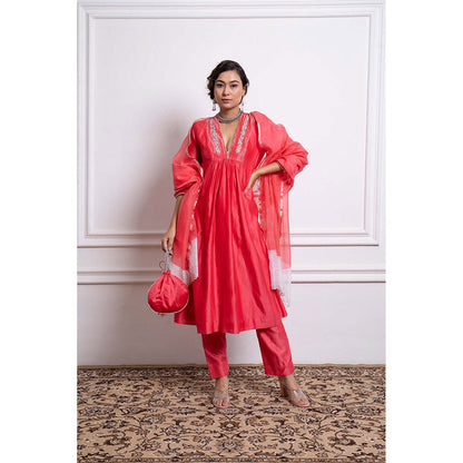Vinusto Pink Chanderi Zari Embroidered Kurta with Pant and Dupatta (Set of 3)