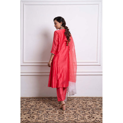 Vinusto Pink Chanderi Zari Embroidered Kurta with Pant and Dupatta (Set of 3)