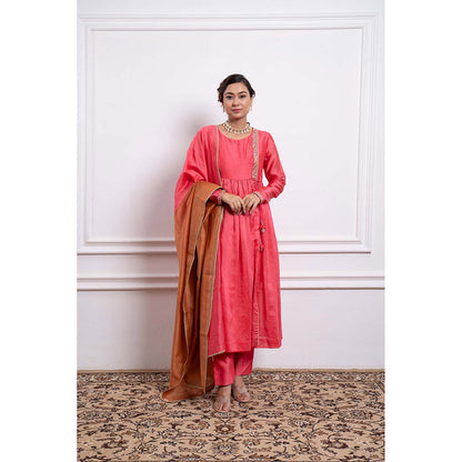 Vinusto Chanderi Zari Pink Embroidered Kurta with Pant and Dupatta (Set of 3)