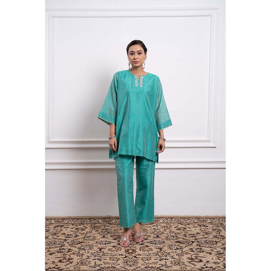 Vinusto Turquoise Chanderi Handloom Embroidered Kurta and Pant (Set of 2)