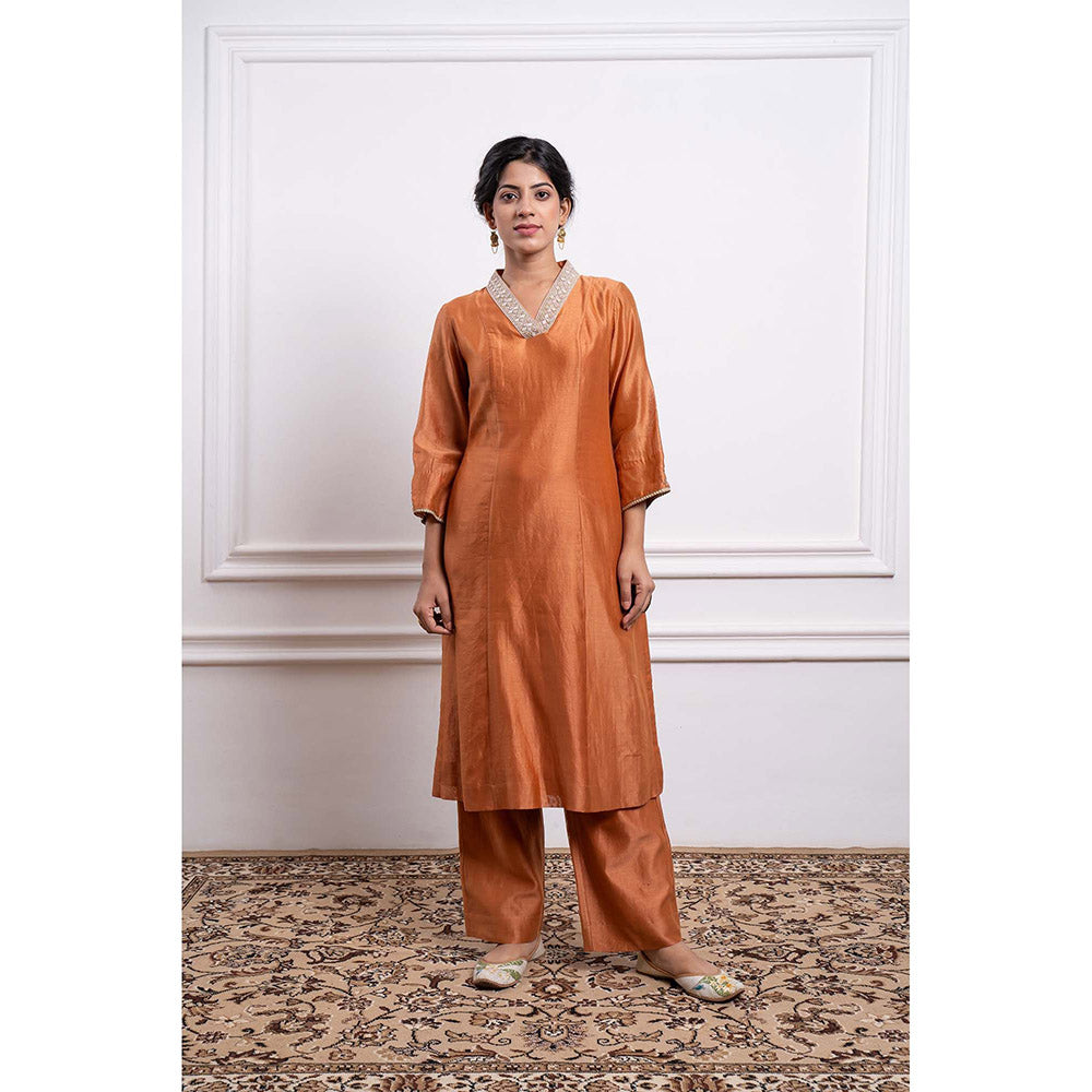 Vinusto Chanderi Handloom Embroidered Straight Kurta with Pant and Dupatta (Set of 3)