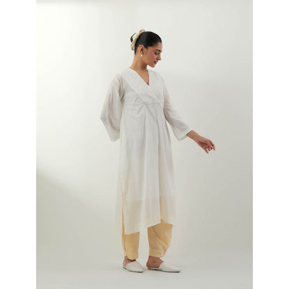 Vinusto White Chikankari A-Line Kurta with Slip and Pant