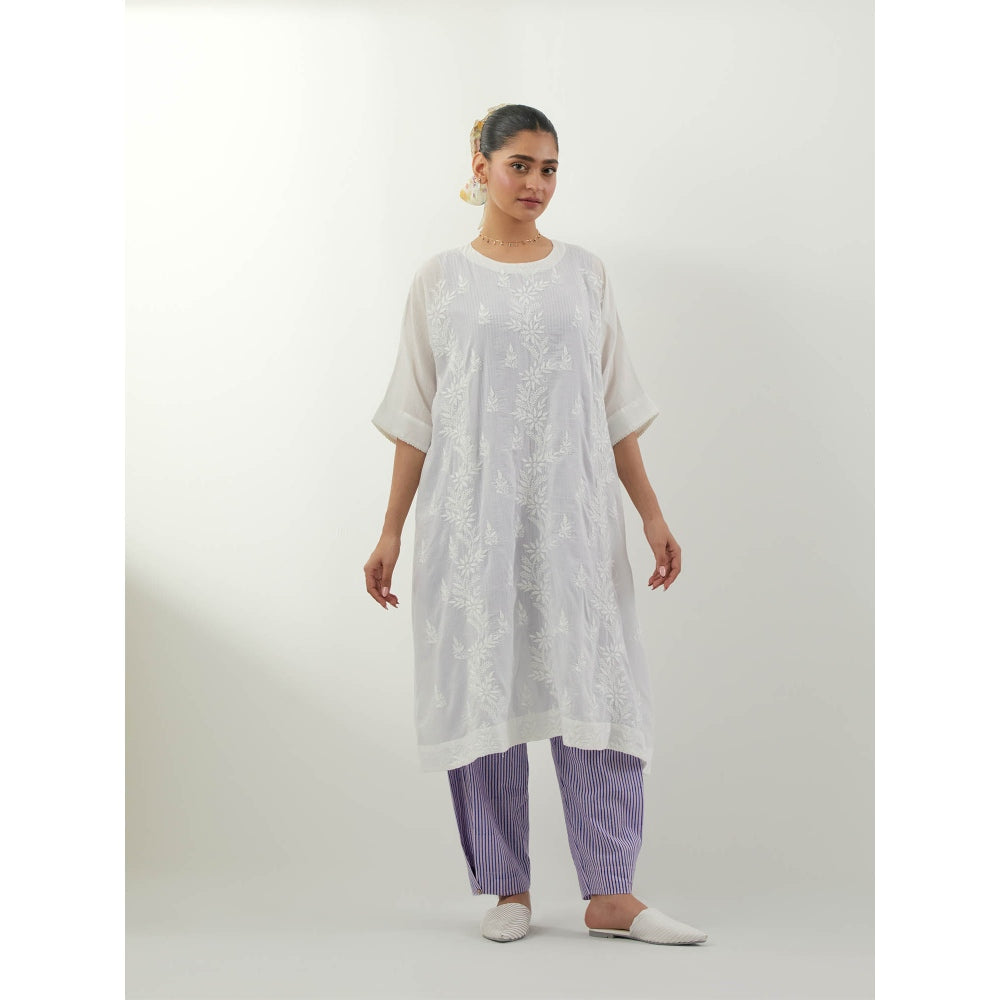 Vinusto White Chikankari Kurta with Slip and Pant