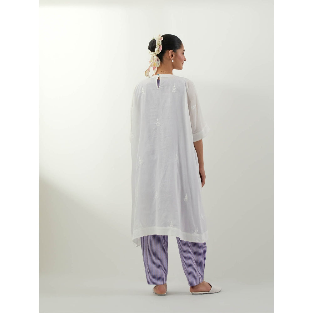 Vinusto White Chikankari Kurta with Slip and Pant