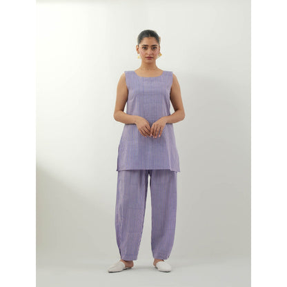 Vinusto White Chikankari Kurta with Slip and Pant