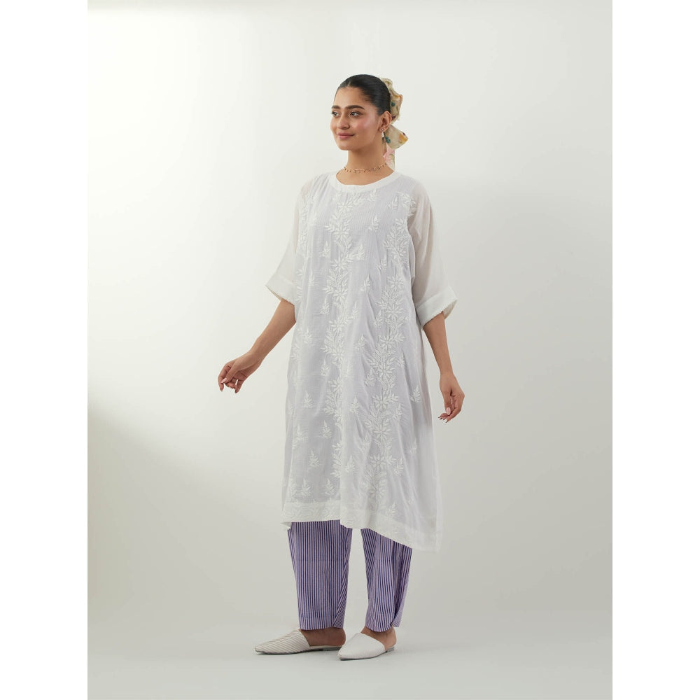 Vinusto White Chikankari Kurta with Slip and Pant