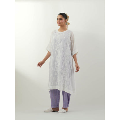 Vinusto White Chikankari Kurta with Slip and Pant