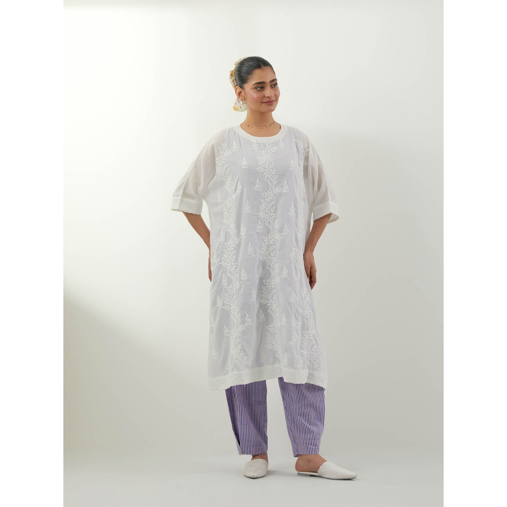 Vinusto White Chikankari Kurta with Slip and Pant