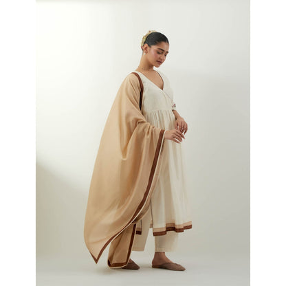 Vinusto Off White Embroidered Angrakha with Pant and Dupatta