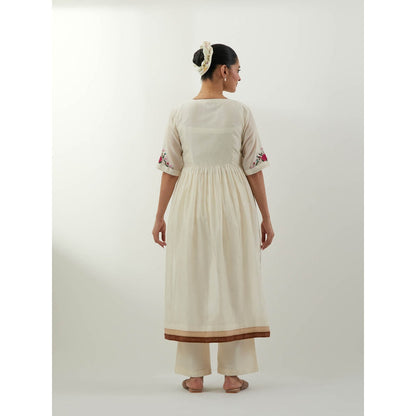 Vinusto Off White Embroidered Angrakha with Pant and Dupatta