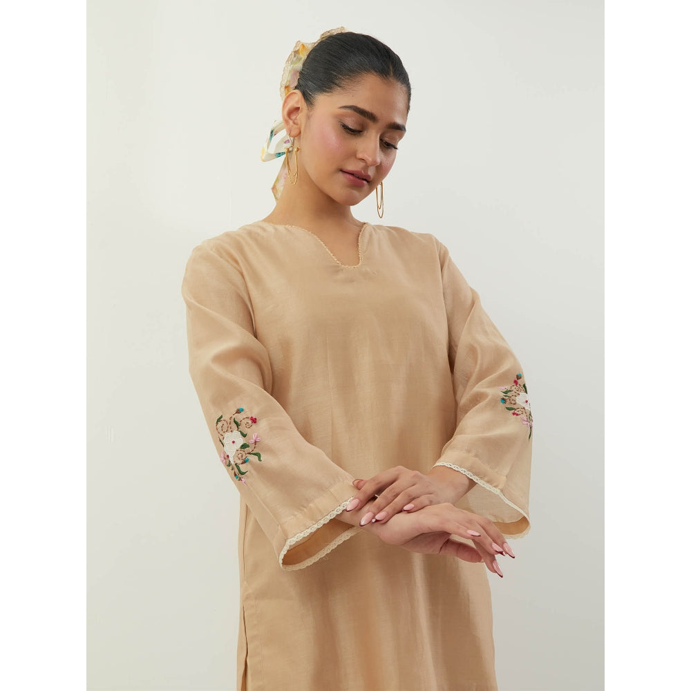 Vinusto Beige Embroidered Chanderi Kurti with Pant and Dupatta