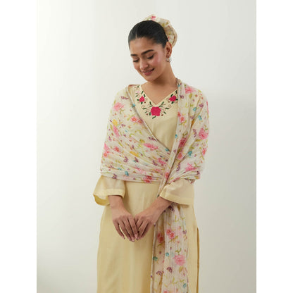 Vinusto Cream V Neck Embroidered Kurta With Pant And Dupatta