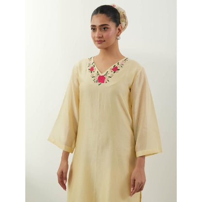 Vinusto Cream V Neck Embroidered Kurta With Pant And Dupatta