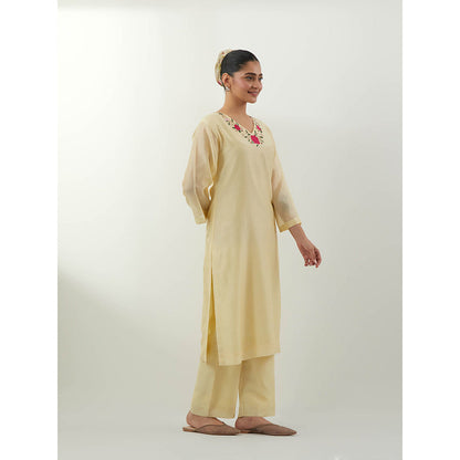 Vinusto Cream V Neck Embroidered Kurta With Pant And Dupatta