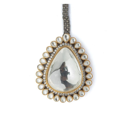 VIVINIA By Vidhi Mehra Gold Plated Womens Synthetic Stone Maangtikka