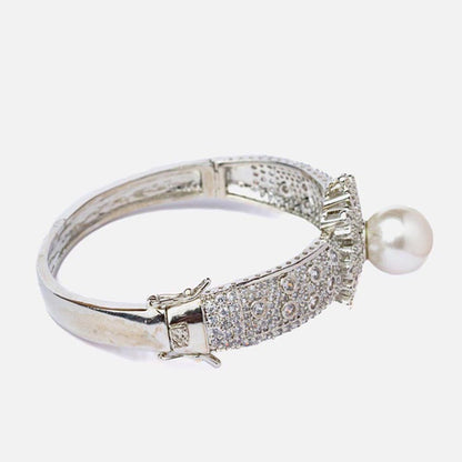 VIVINIA By Vidhi Mehra Florence Silver Plated White Womens Kada