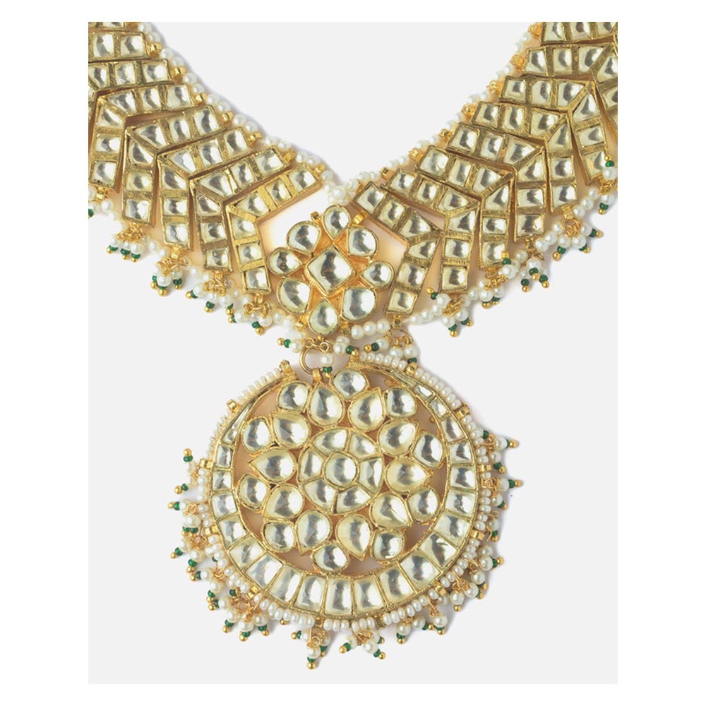 VIVINIA By Vidhi Mehra Gold Plated White Womens Kundan Short Necklace