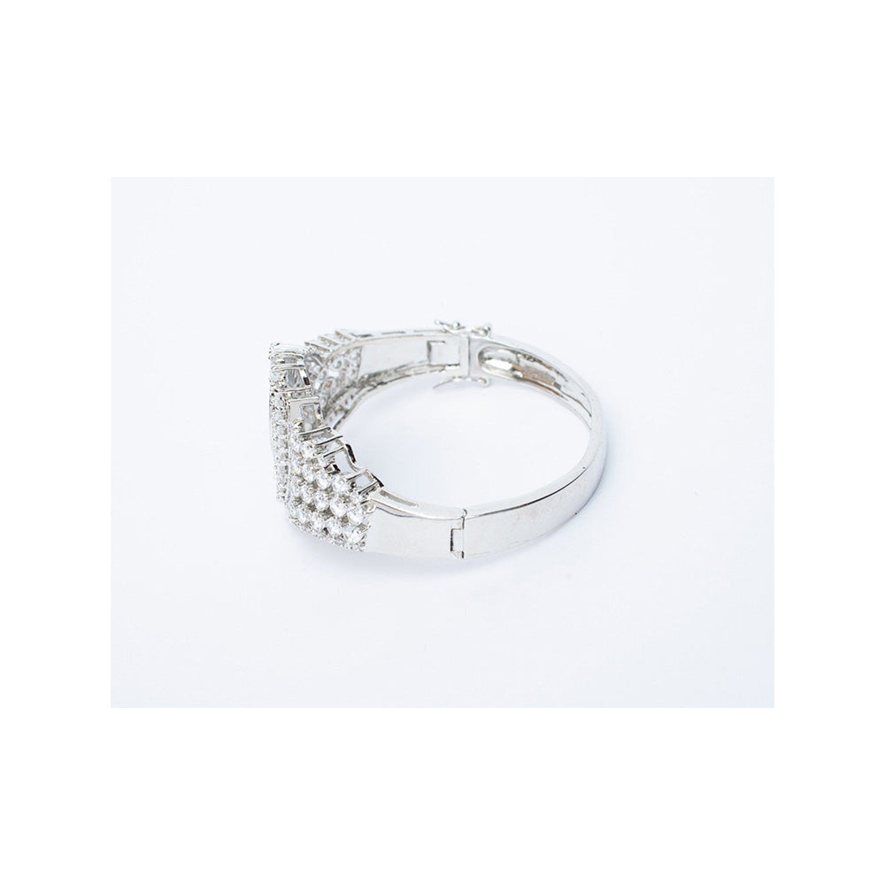 VIVINIA By Vidhi Mehra Silver Plated Green Womens Kada