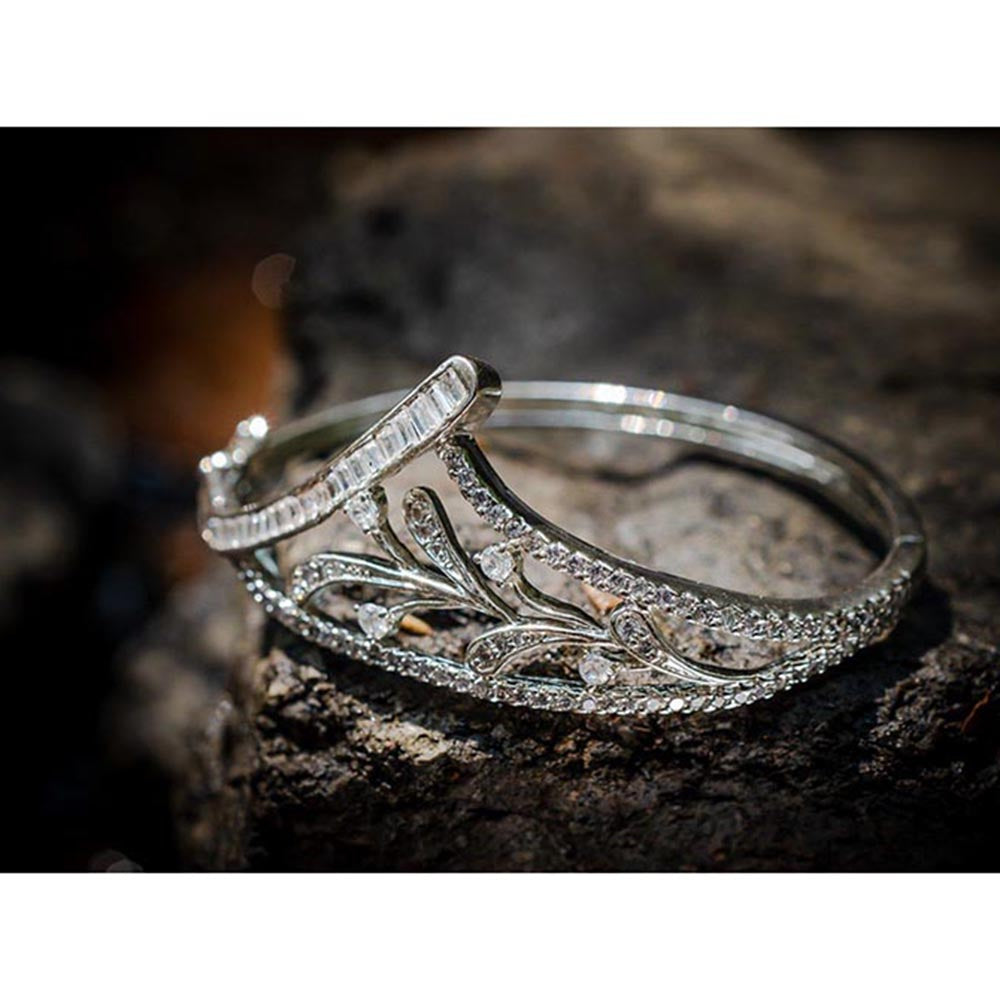 VIVINIA By Vidhi Mehra Silver Plated Womens Kada