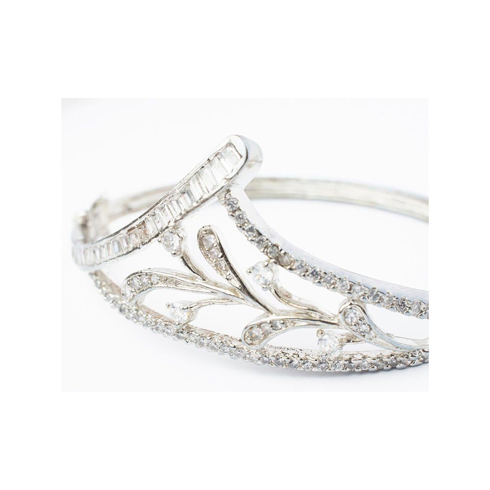 VIVINIA By Vidhi Mehra Silver Plated Womens Kada