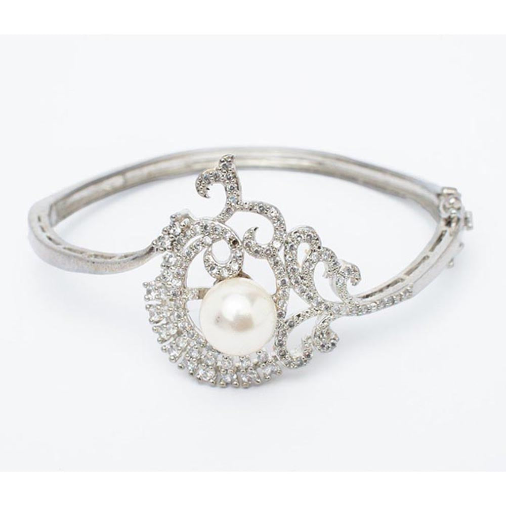 VIVINIA By Vidhi Mehra Silver Plated Womens Kada