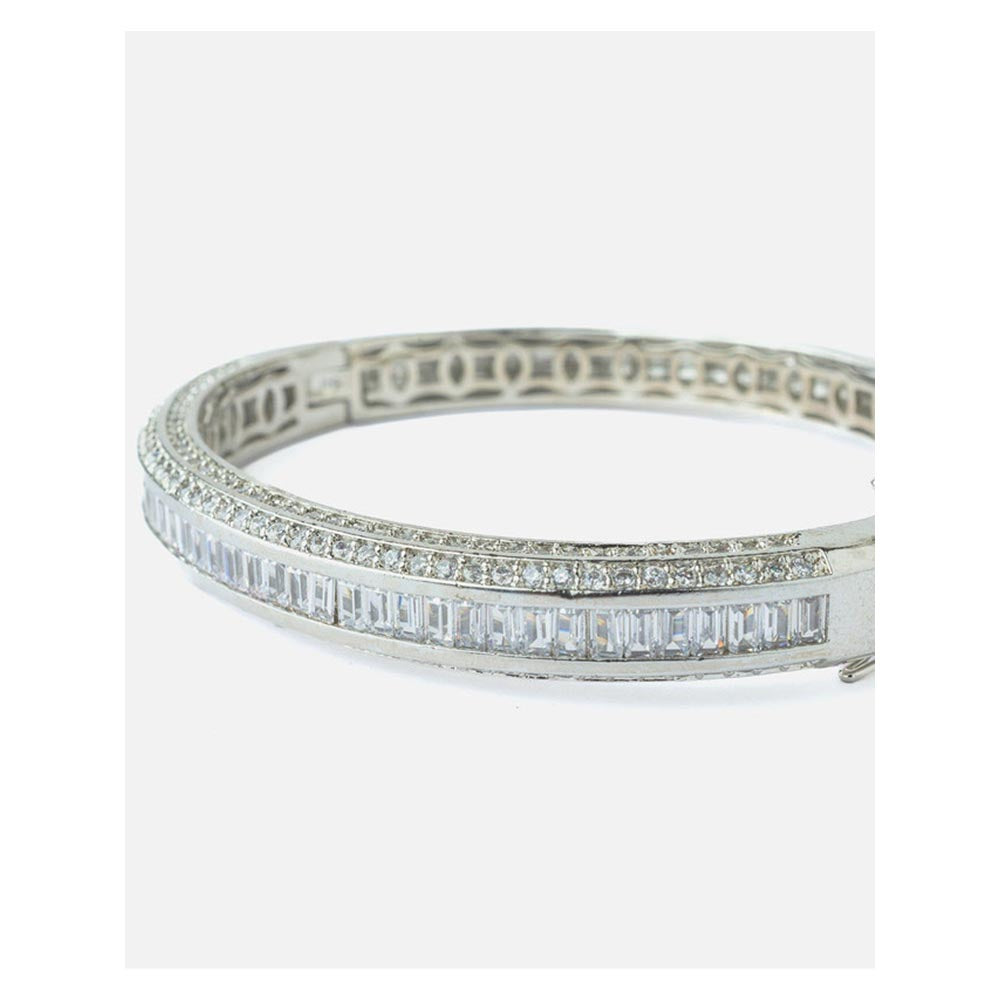 VIVINIA By Vidhi Mehra Silver Plated Zircon Womens Kada