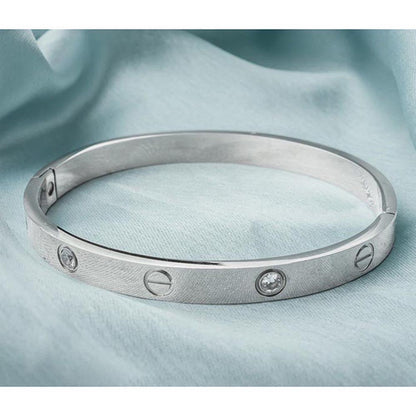 VIVINIA By Vidhi Mehra Florence Silver Plated Womens Kada