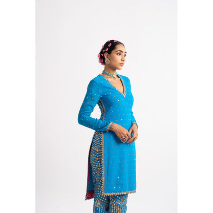 Vvani by Vani Vats Firozi V Neck Multi Geo Kurta & Pant (Set of 2)