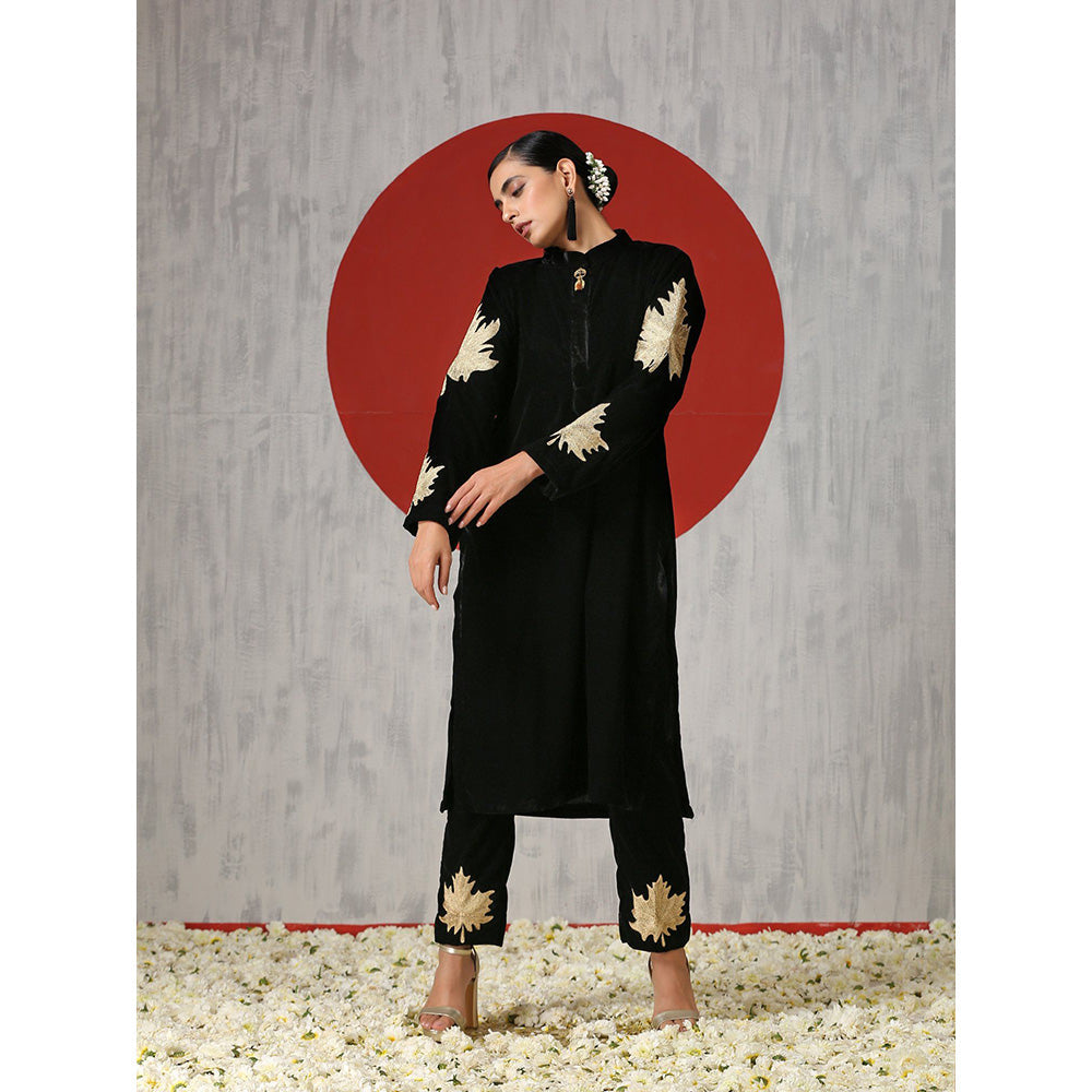 WAZIR C The Black Coord Set Includes A Velvet Kurta And Straight Fit Pants (Set of 2)