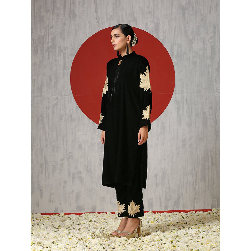 WAZIR C The Black Coord Set Includes A Velvet Kurta And Straight Fit Pants (Set of 2)