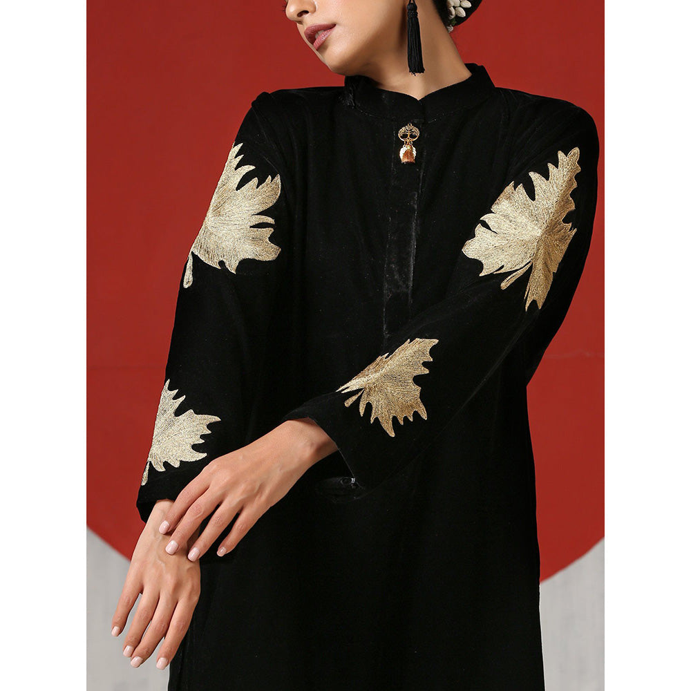 WAZIR C The Black Coord Set Includes A Velvet Kurta And Straight Fit Pants (Set of 2)