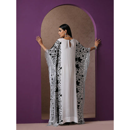 WAZIR C Embroidered White Kaftaan