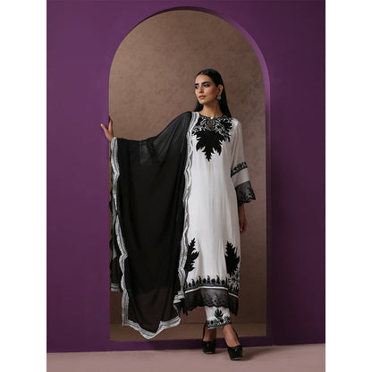 WAZIR C White Crepe Kurta with Dupatta And Straight Fit Pants (Set of 3)