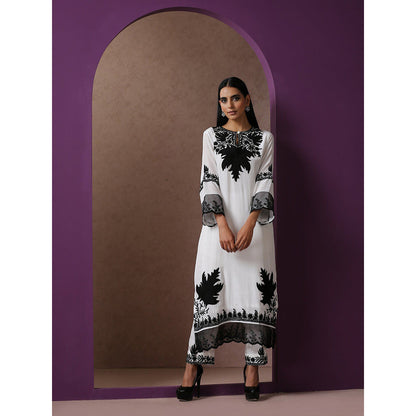 WAZIR C White Crepe Kurta with Dupatta And Straight Fit Pants (Set of 3)