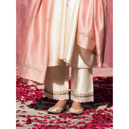 WeaverStory Handloom Off White Chanderi Silk Scalloped Suit with Pink Dupatta (Set of 3)