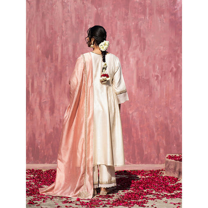 WeaverStory Handloom Off White Chanderi Silk Scalloped Suit with Pink Dupatta (Set of 3)