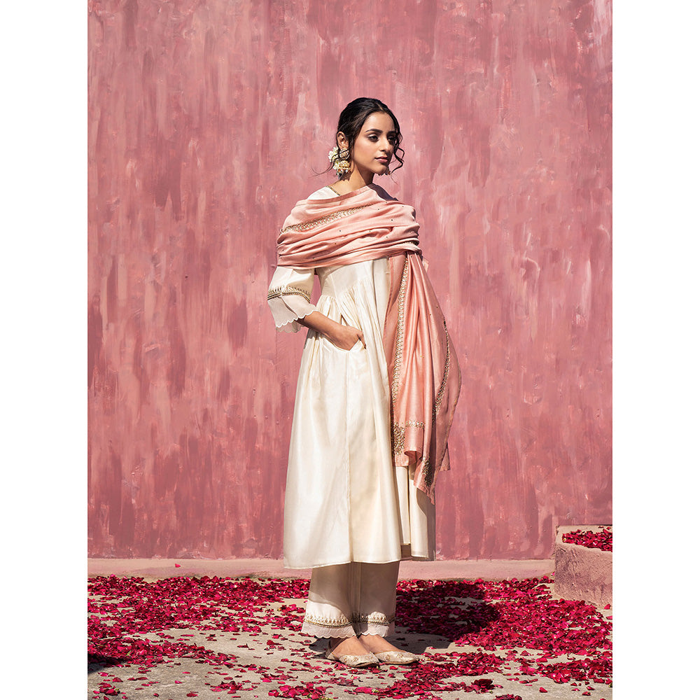 WeaverStory Handloom Off White Chanderi Silk Scalloped Suit with Pink Dupatta (Set of 3)
