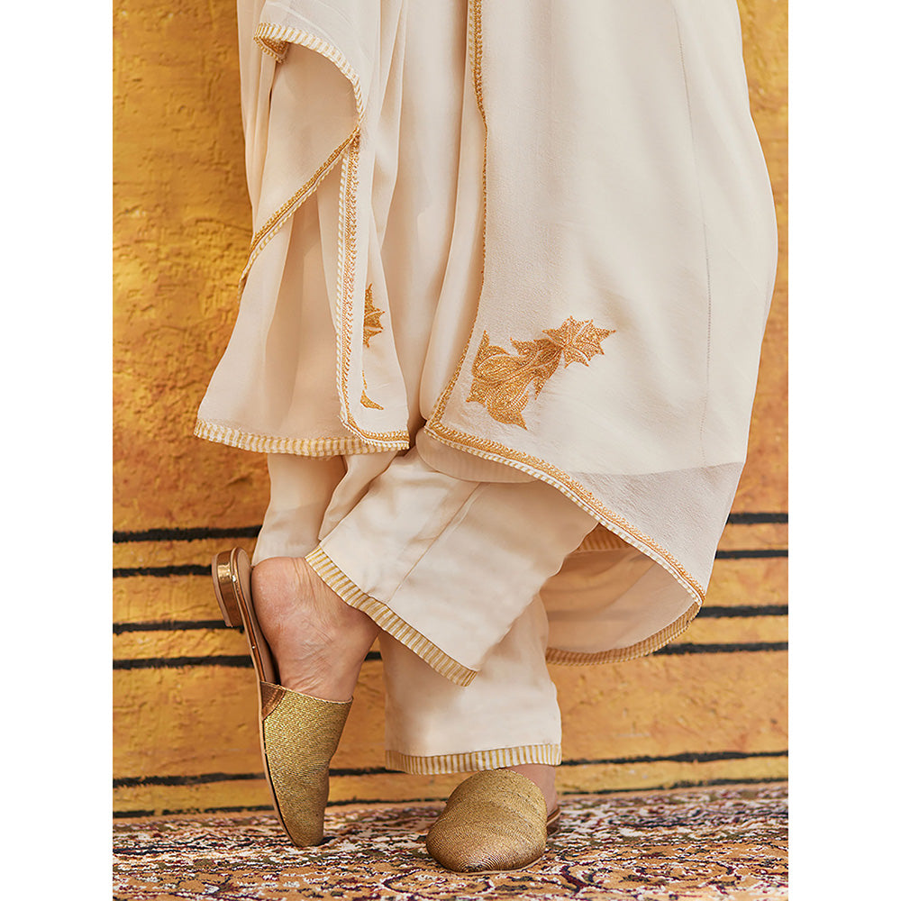 WeaverStory Off-white Pure Silk Tilla Hand Embroidered Kurta With Pants And Dupatta (Set of 3)