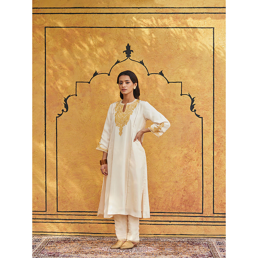 WeaverStory Off-white Pure Silk Tilla Hand Embroidered Kurta With Pants And Dupatta (Set of 3)