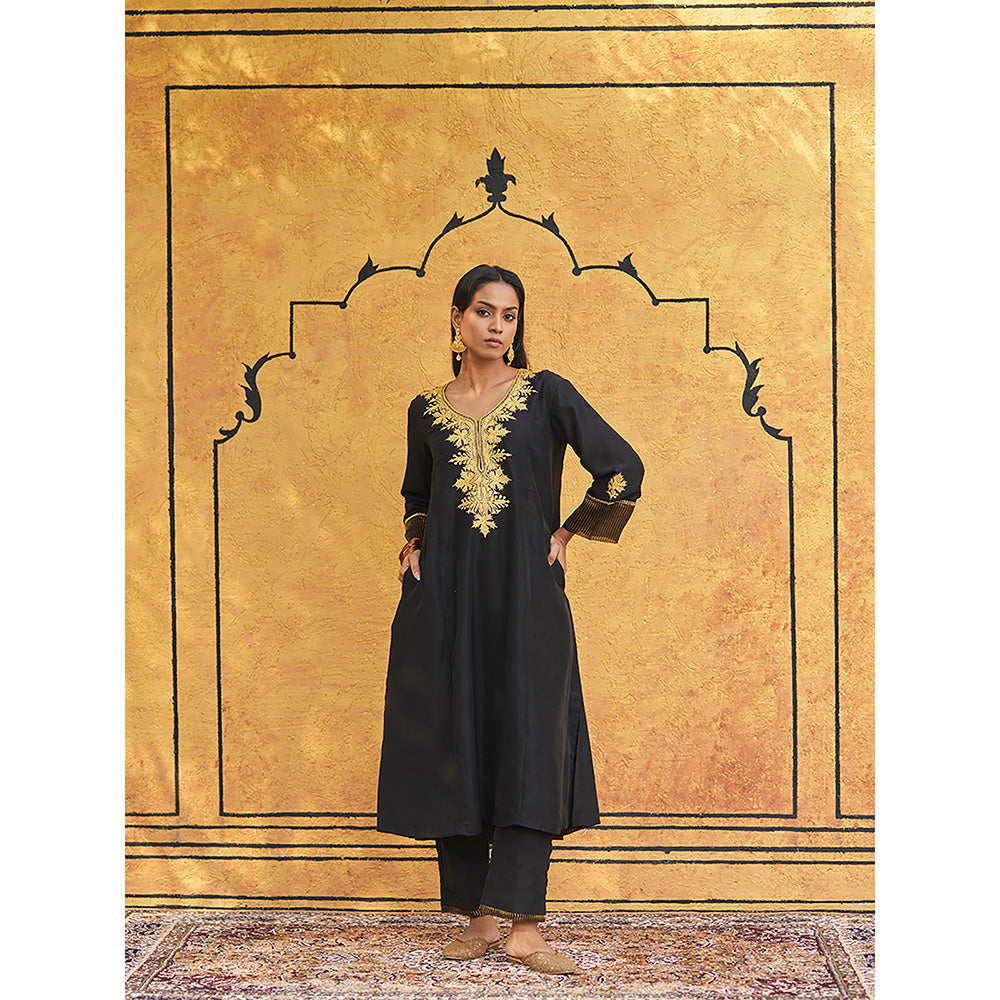 WeaverStory Black Pure Silk Tilla Hand Embroidered Kurta With Pants And Dupatta (Set of 3)