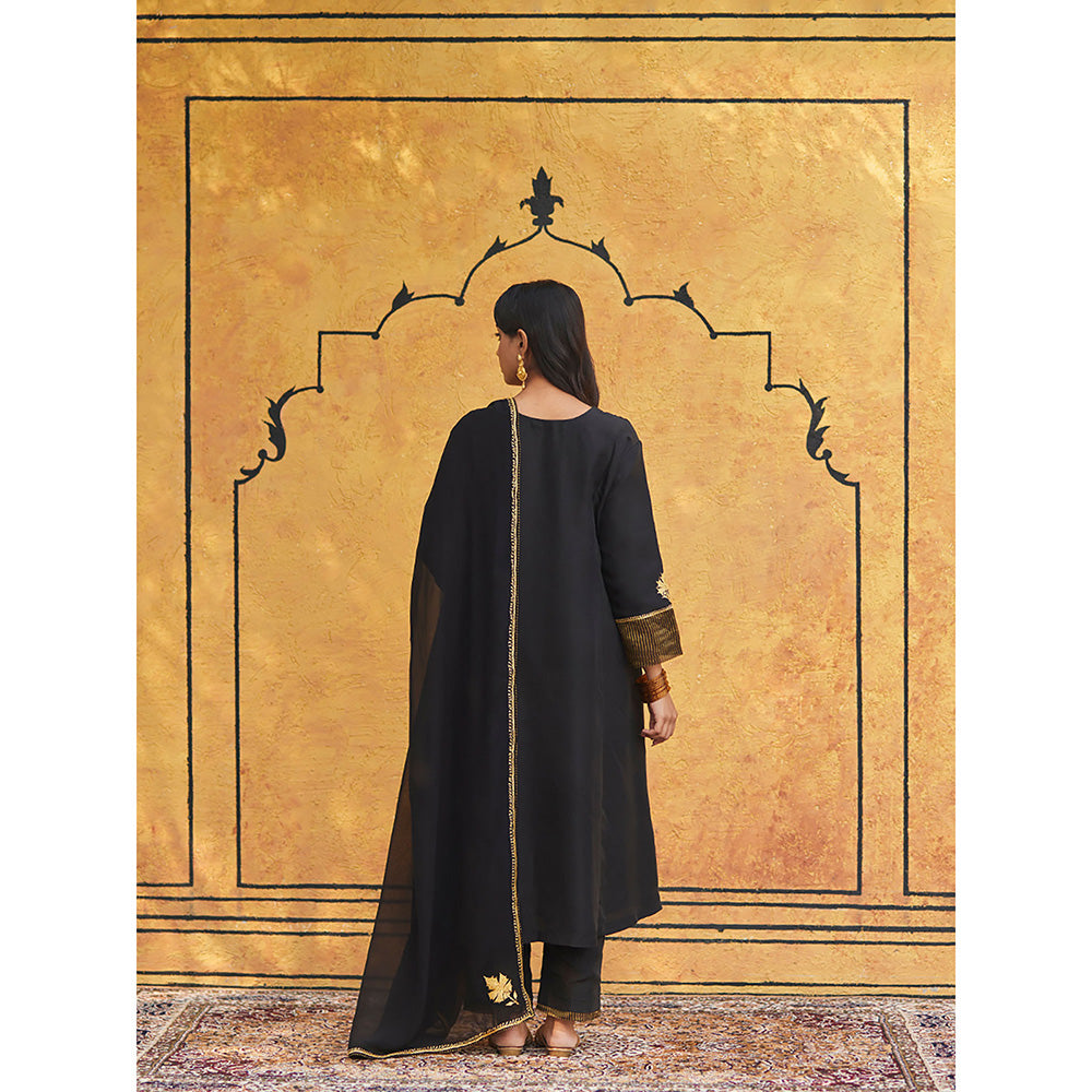 WeaverStory Black Pure Silk Tilla Hand Embroidered Kurta With Pants And Dupatta (Set of 3)