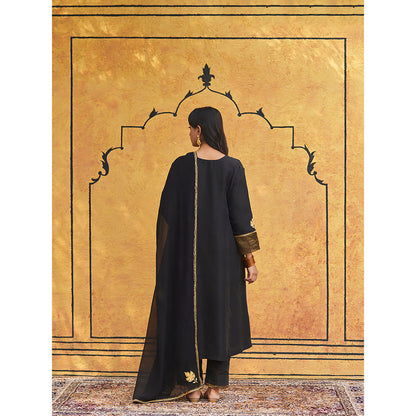 WeaverStory Black Pure Silk Tilla Hand Embroidered Kurta With Pants And Dupatta (Set of 3)