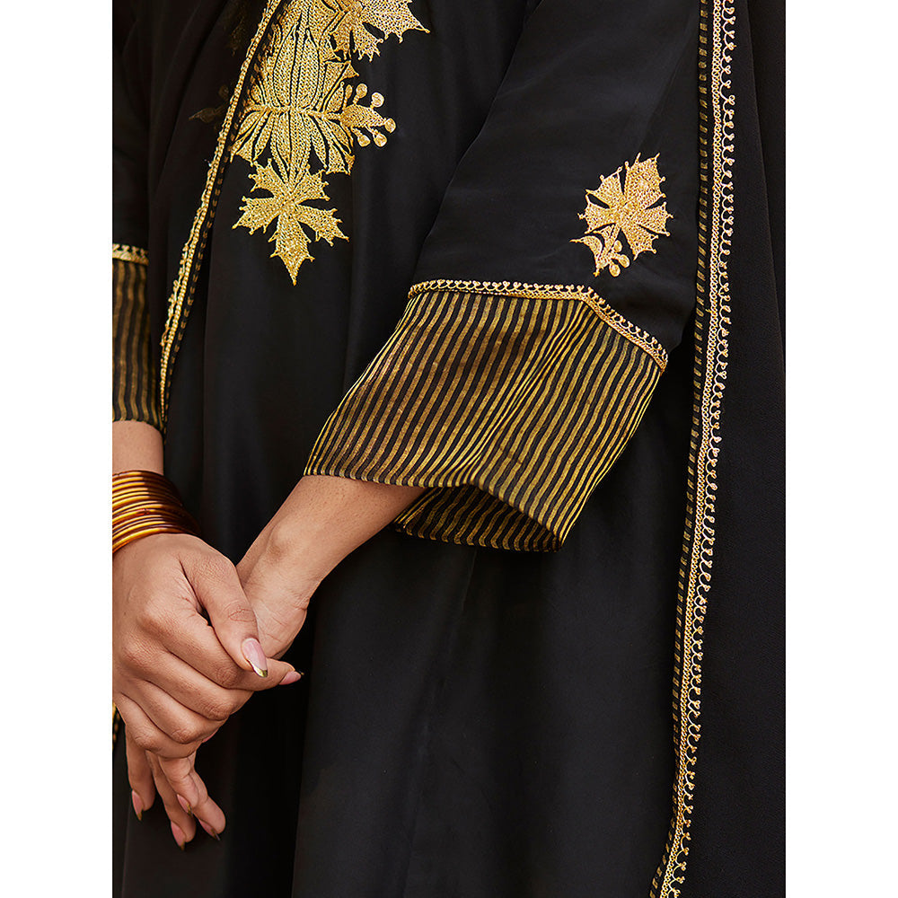 WeaverStory Black Pure Silk Tilla Hand Embroidered Kurta With Pants And Dupatta (Set of 3)