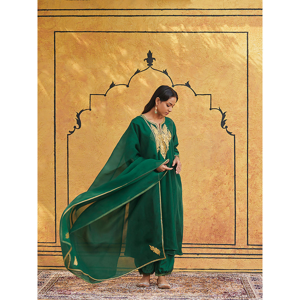 WeaverStory Green Pure Silk Tilla Hand Embroidered Kurta With Pants And Dupatta (Set of 3)