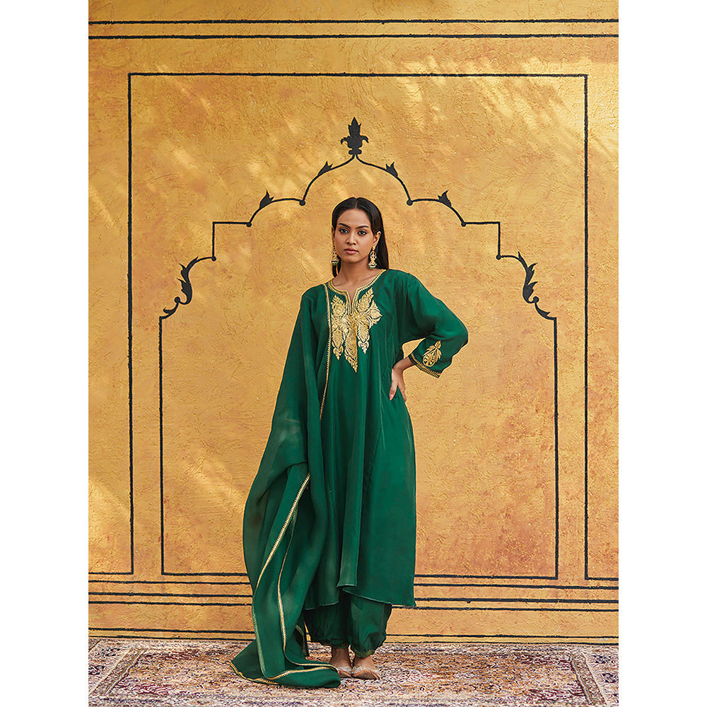 WeaverStory Green Pure Silk Tilla Hand Embroidered Kurta With Pants And Dupatta (Set of 3)