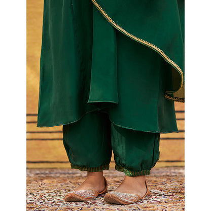 WeaverStory Green Pure Silk Tilla Hand Embroidered Kurta With Pants And Dupatta (Set of 3)