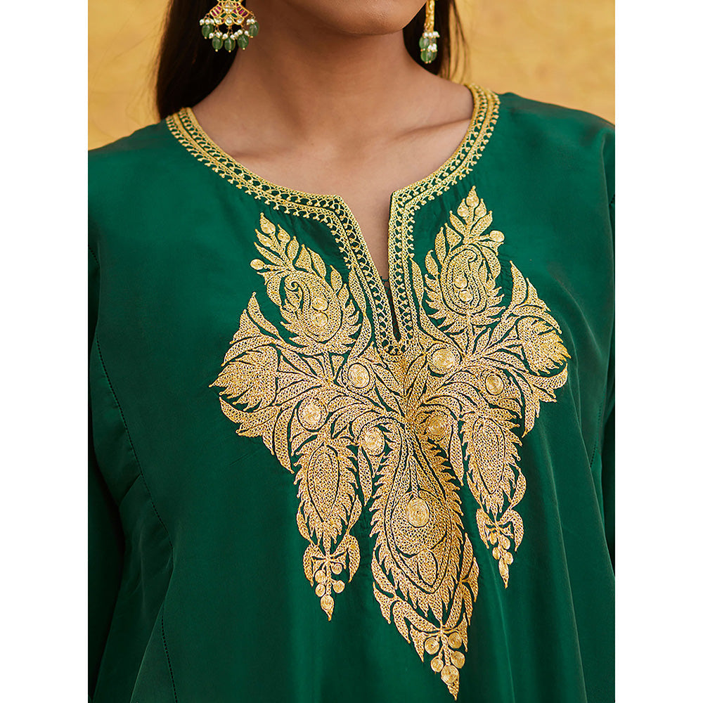 WeaverStory Green Pure Silk Tilla Hand Embroidered Kurta With Pants And Dupatta (Set of 3)