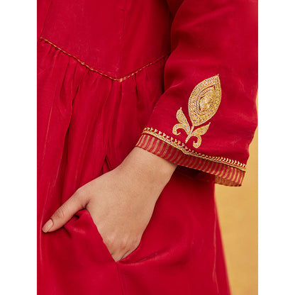 WeaverStory Red Pure Silk Tilla Hand Embroidered Kurta With Pants And Dupatta (Set of 3)