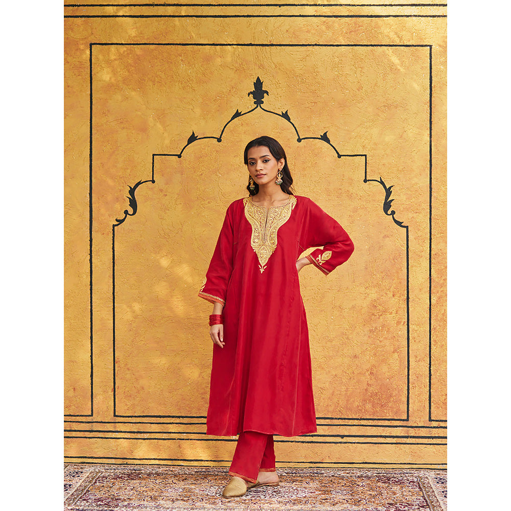 WeaverStory Red Pure Silk Tilla Hand Embroidered Kurta With Pants And Dupatta (Set of 3)