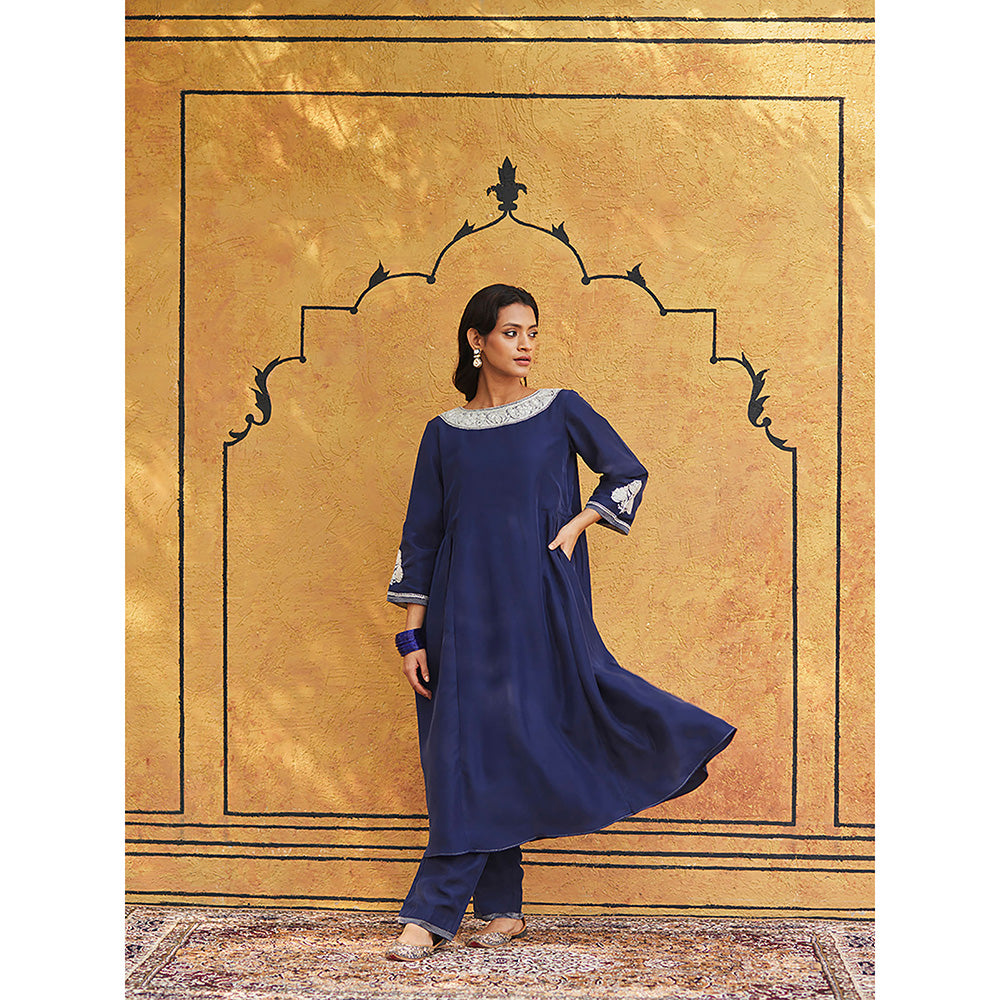 WeaverStory Blue Pure Silk Tilla Hand Embroidered Kurta With Pants And Dupatta (Set of 3)